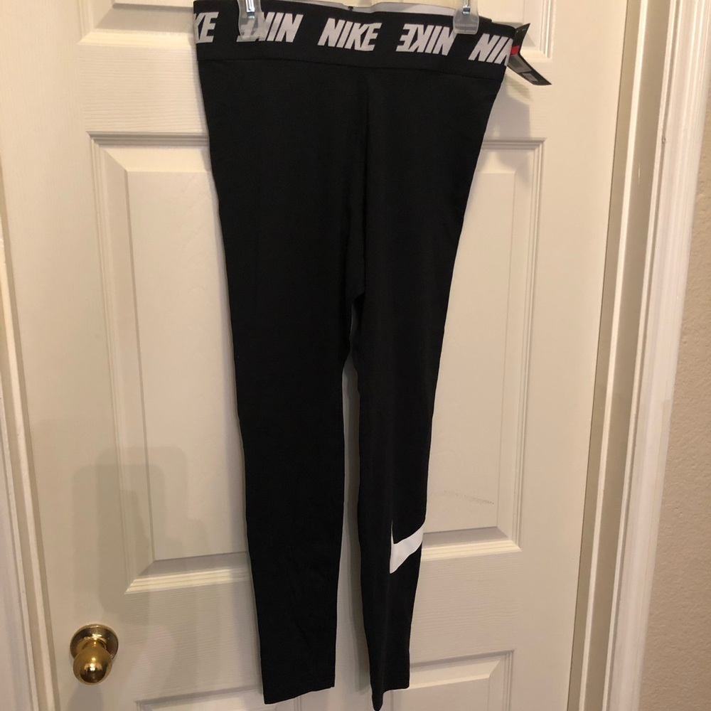 NWT Women’s Nike leggings